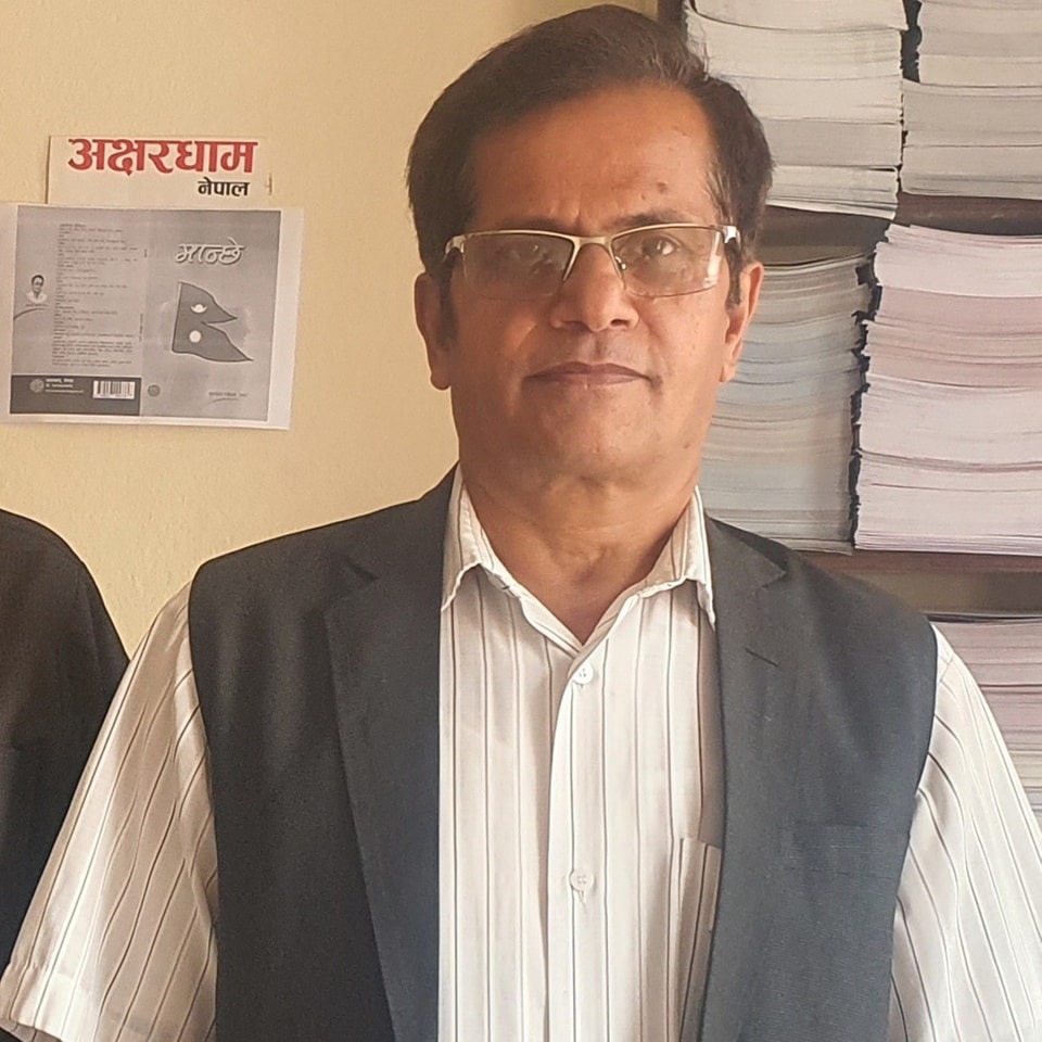 चरी मीत लाउँछः बालकविता