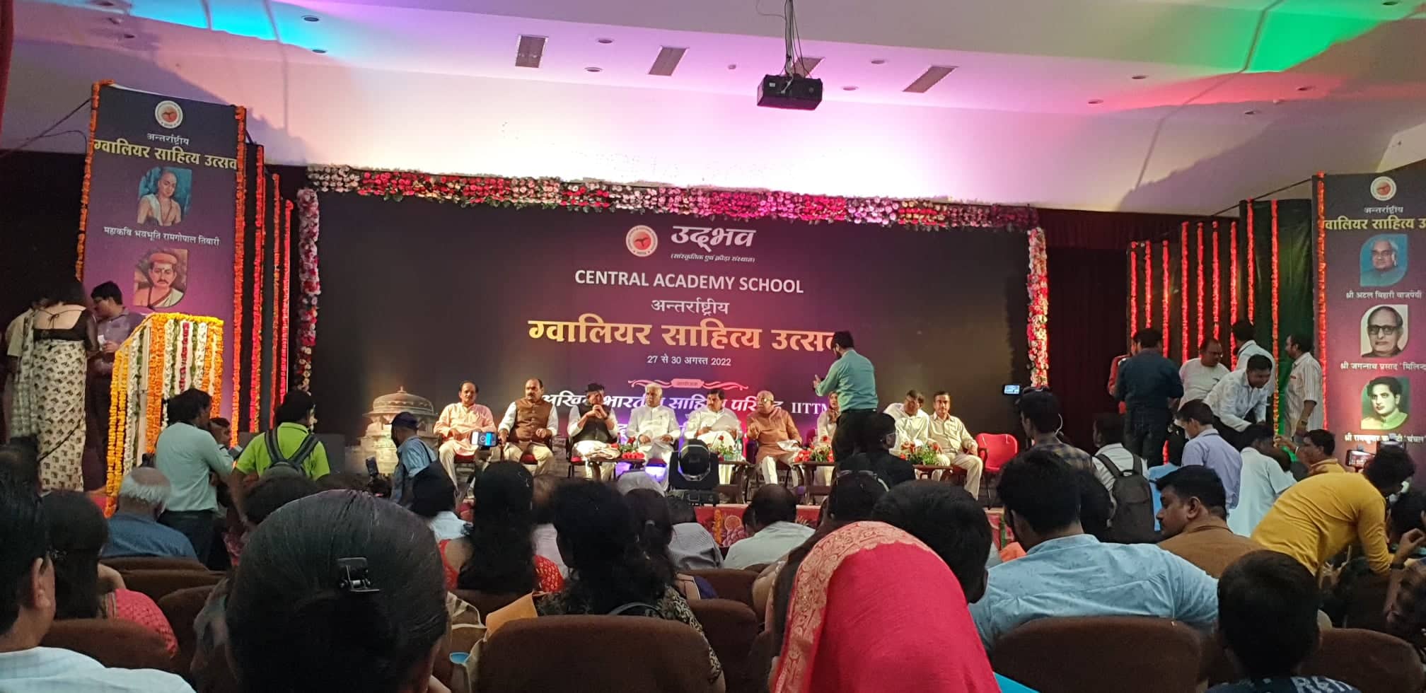 भारतको मध्य प्रदेश ग्वालियरमा आयोजित अन्तर्राष्ट्रिय ग्वालियर साहित्य उत्सव समापन, नेपाली टोली स्वदेश फर्कियो