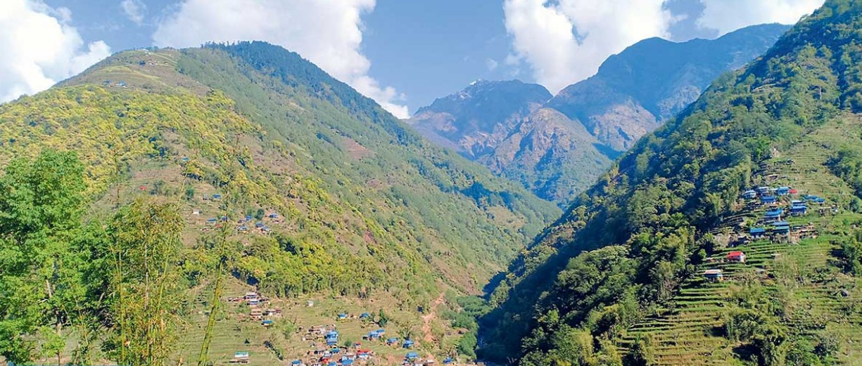 निर्वाचन आयोगकाे कर्मकाण्डी तरिका: भोट हाल्न ८ घण्टा पैदल हिँड्नु पर्ने बाध्यता