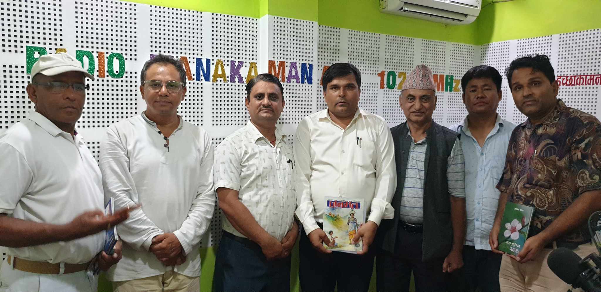 अनिलको ‘आरु फुलेको साँझ’को चर्चा