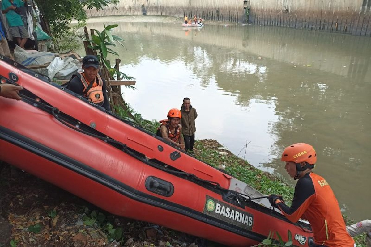 2 Warga Tenggelam di Ciliwung, Basarnas Jakarta Bergerak Melakukan Pencarian