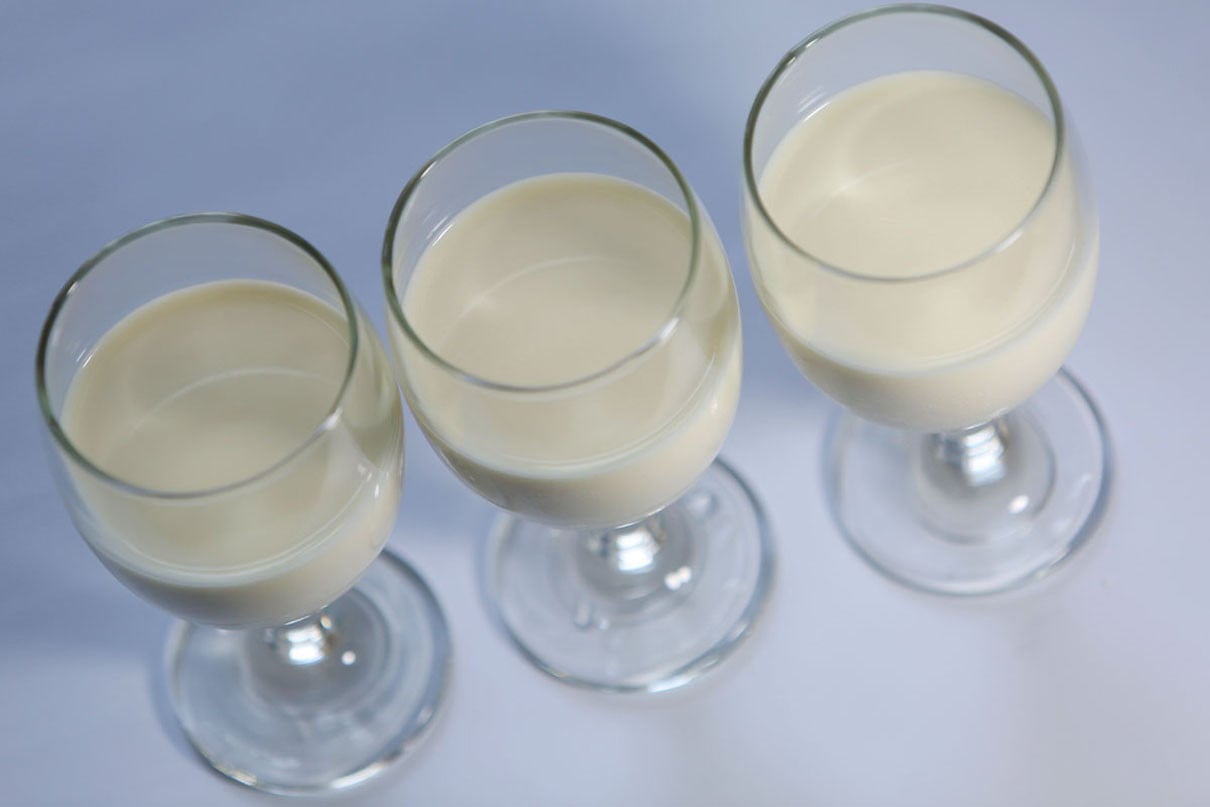3 Khasiat Rutin Minum Susu Campur Soda yang Bikin Kaget