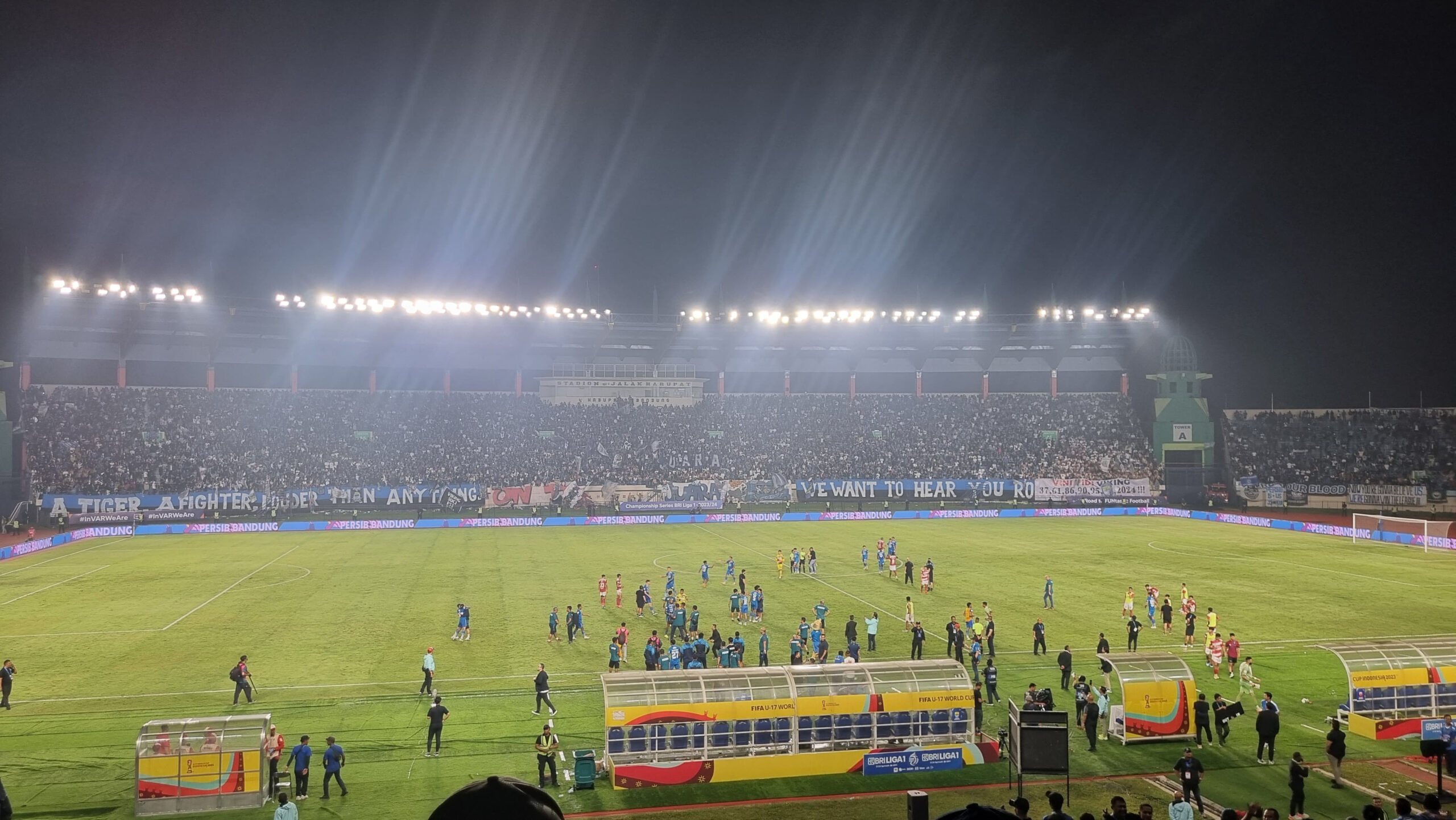 Melihat Gemuruh Stadion Si Jalak Harupat saat Persib Bandung Bantai Madura United