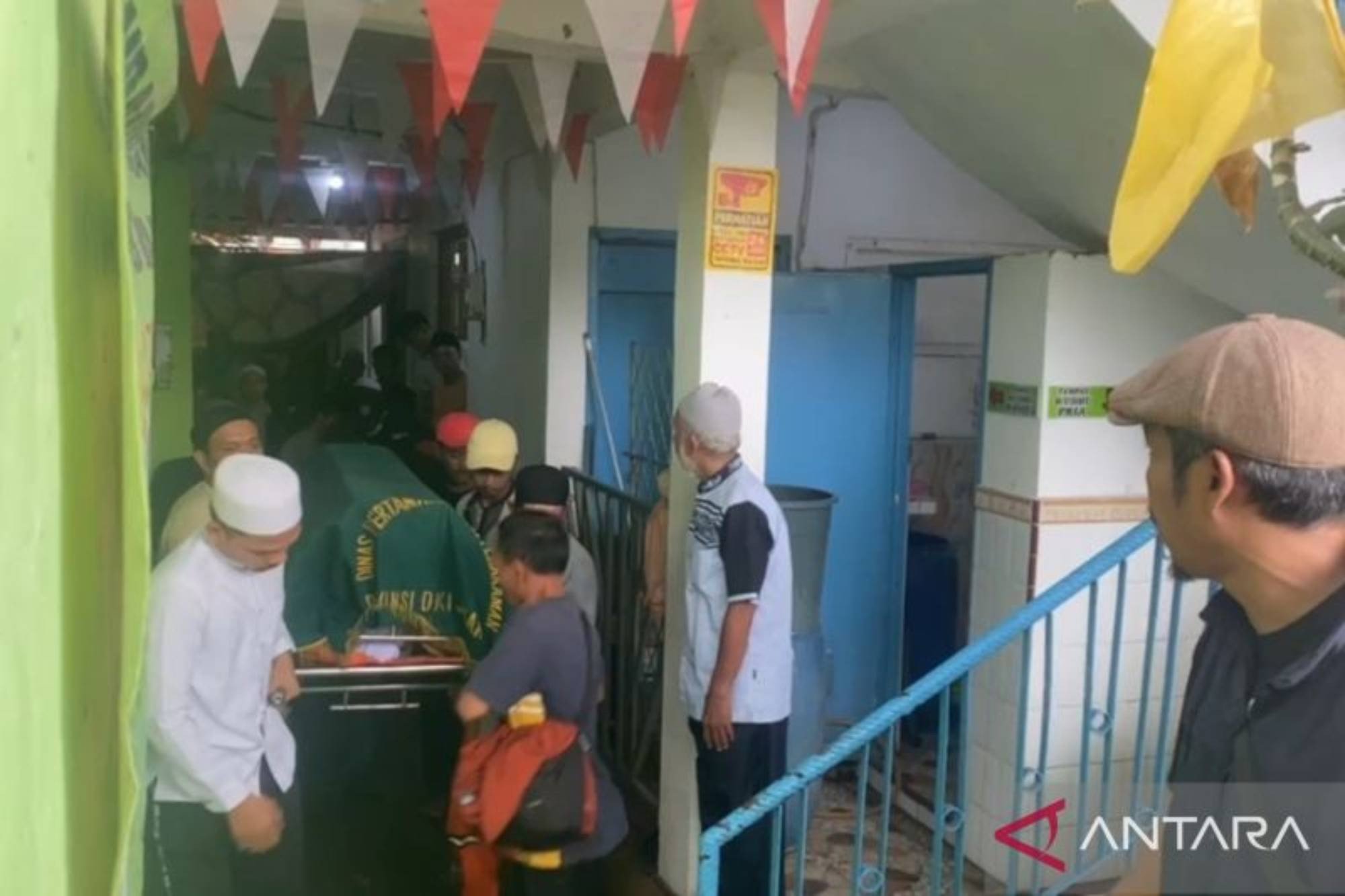 Polsek, Polres, Polda Metro Jaya Buru Pelaku Penikaman Imam Musala di Kebon Jeruk