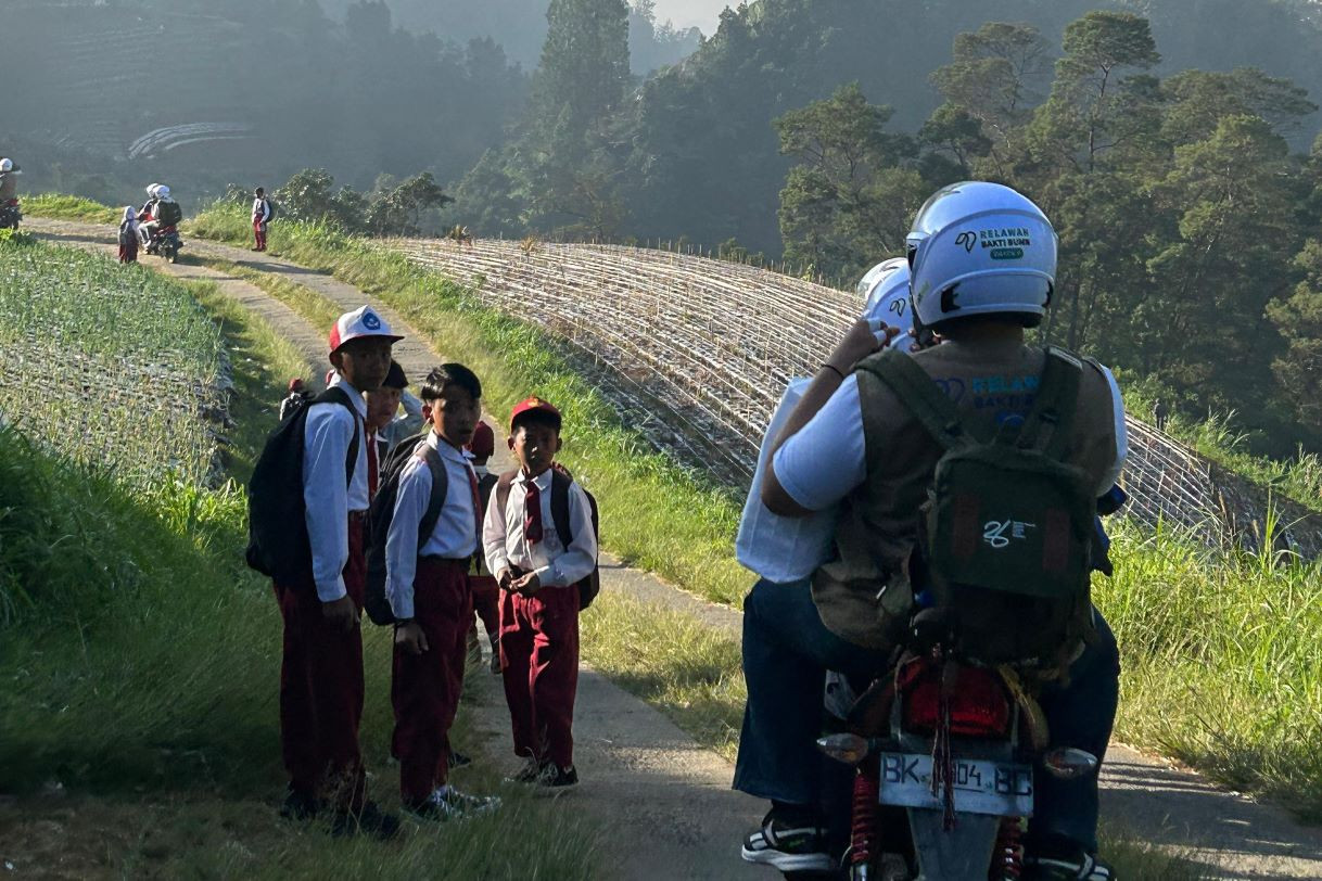 Relawan Bakti BUMN-PNM Tumbuhkan Asa di Nepal Van Java