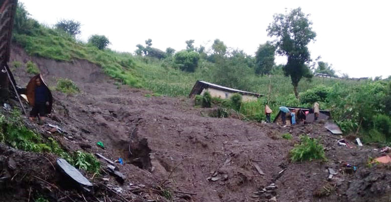 लमजुङमा पहिरोको वितण्डा : एकको मृत्यु, दुईजना घाइते, ४ बेपत्ता