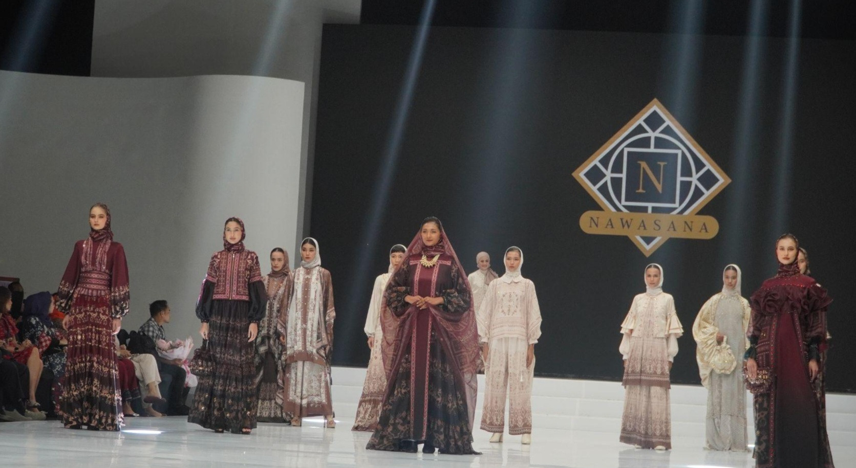 IFW 2024, Perpaduan Harmonis Kreativitas Fesyen & Kaya Management