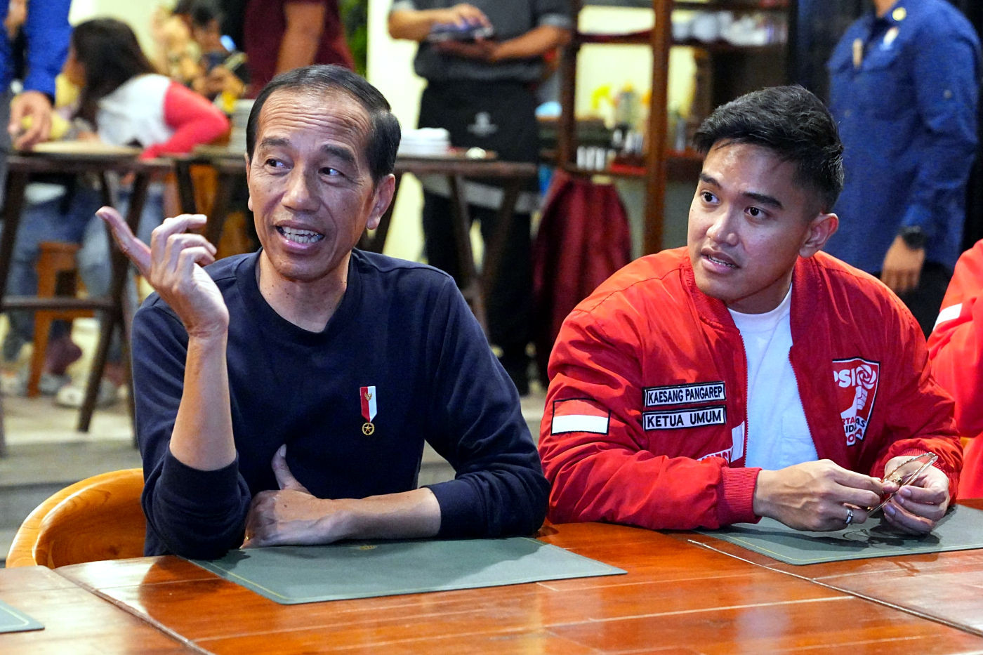 Konon, Jokowi Sudah Menyodorkan Paket RK-Kaesang ke Mana-Mana