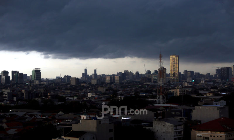 Jakarta Bakal Diguyur Hujan hingga Jumat Siang, Waspada Angin Kencang di Sore Hari
