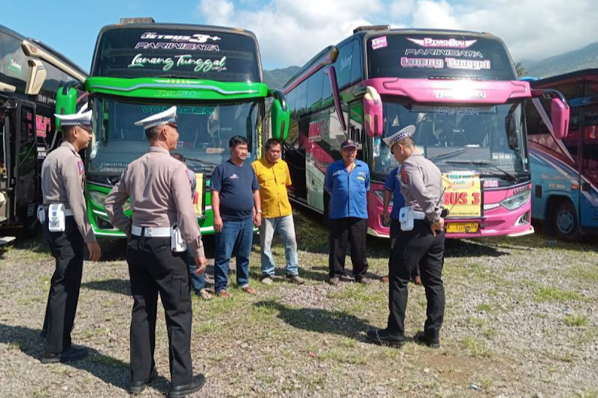 Polres Garut Razia Bus Wisatawan yang Pasang Klakson Telolet