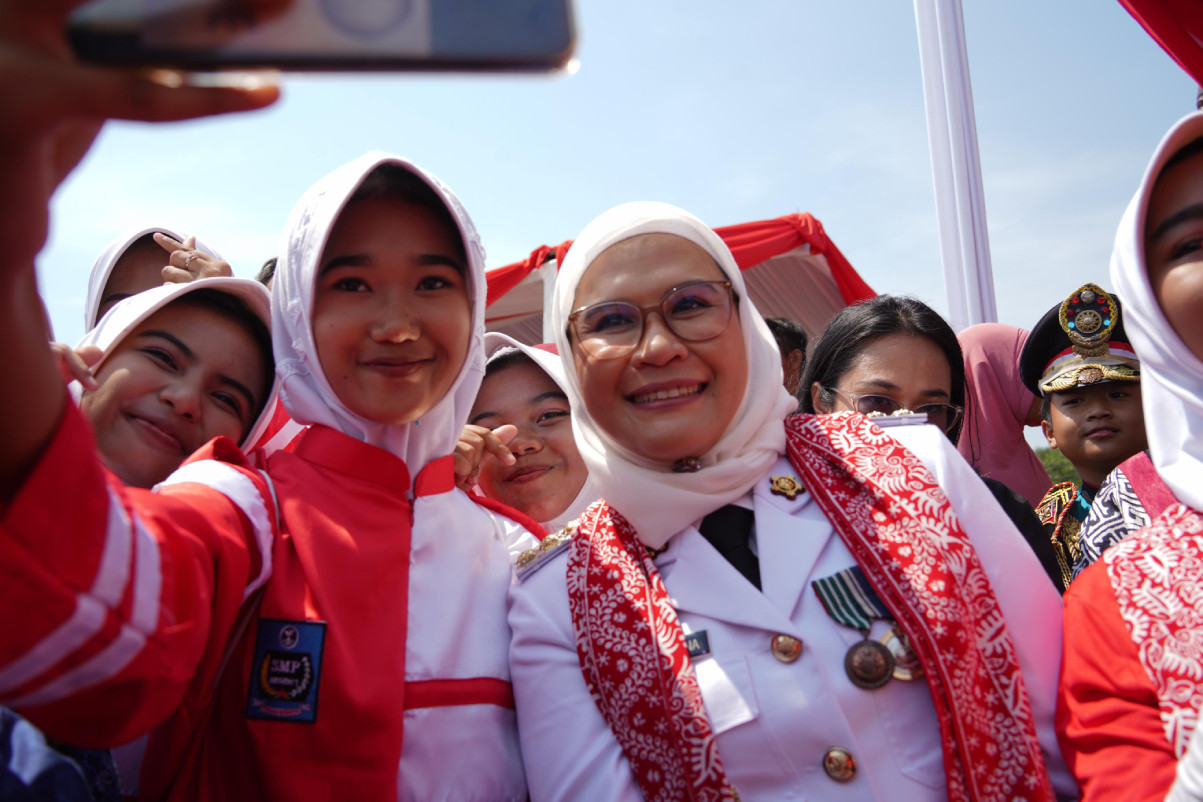 Pengamat: Bupati Nina Agustina Pemimpin Perempuan yang Tangguh