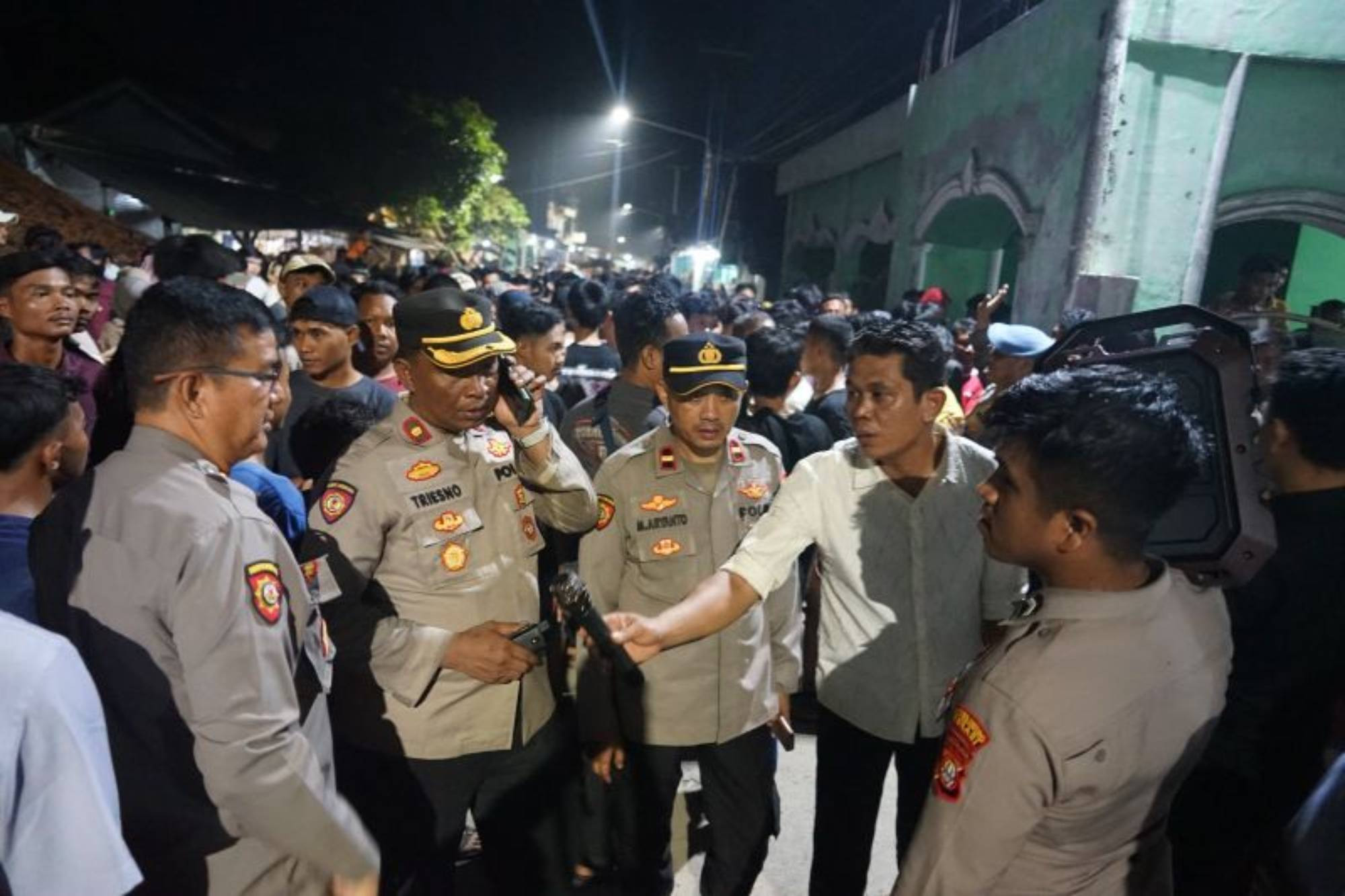 Detik-Detik Pelaku Pencabulan Dievakuasi dari Pesantren di Bekasi