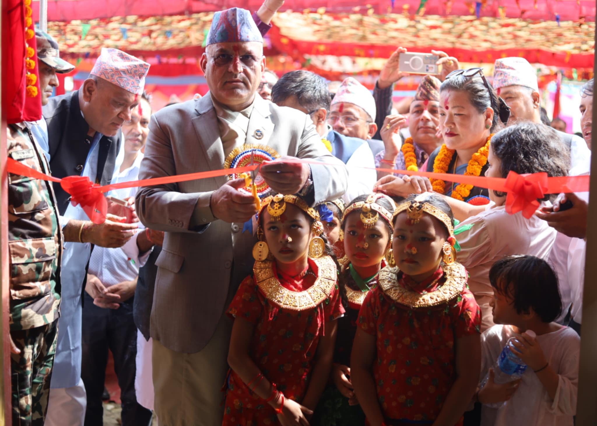 मध्यनेपाल नगरपालिका प्रशासकिय भवन मुख्य मन्त्री सुरेन्द्रराज पाण्डेद्वारा समुद्घाटन। फोटो तथा भोडियोहरु।