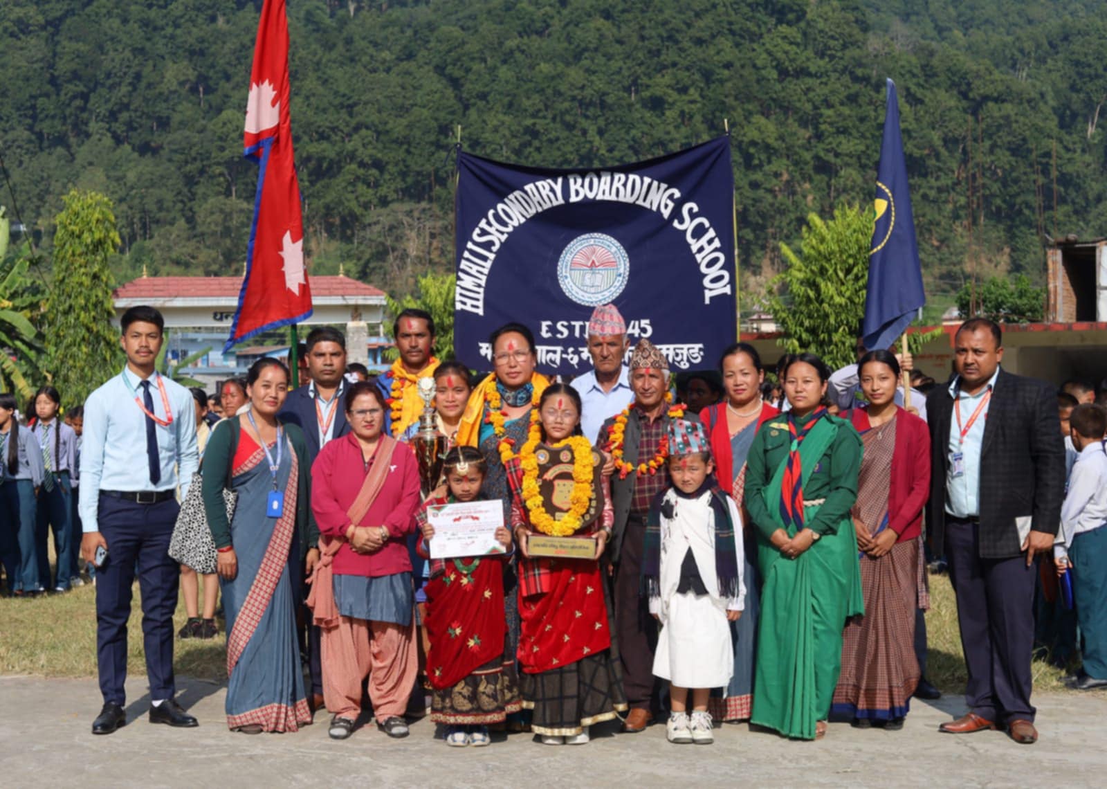 राष्ट्रपती रनिङ् शिल्डमा हिमाली आवासिय मावी प्रथम।
