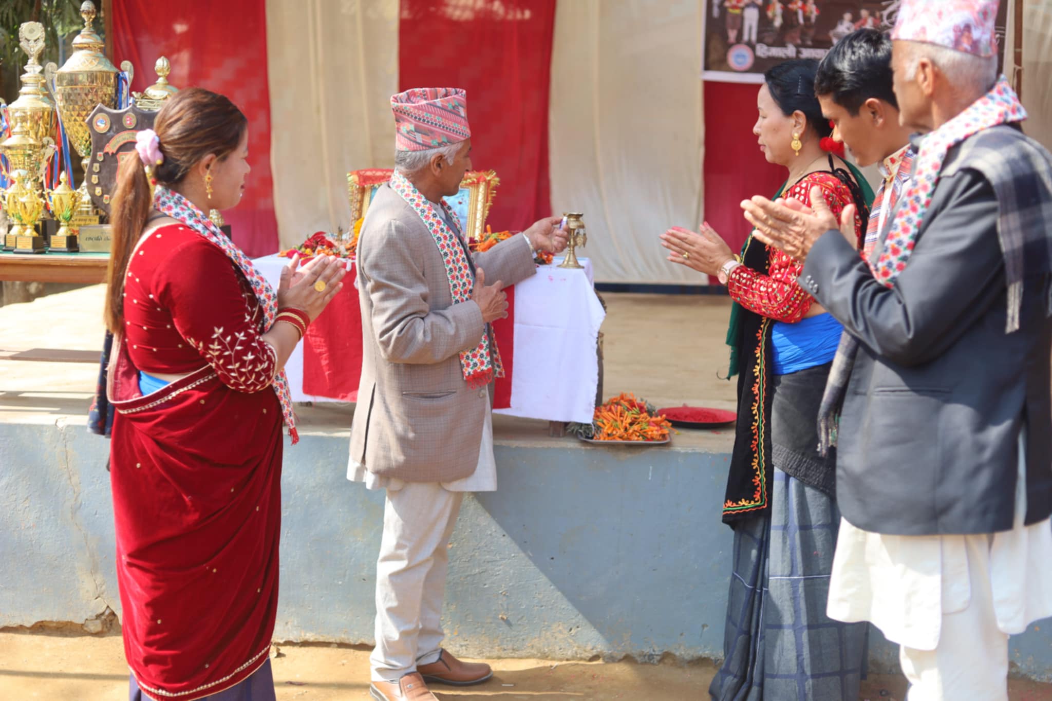 हिमाली आवसीय माविले बार्षिकोत्सव मौलिक भेषभुषा प्रदर्शनी तथा साँस्कृतीक कार्यक्रम सहित सम्पन्न।