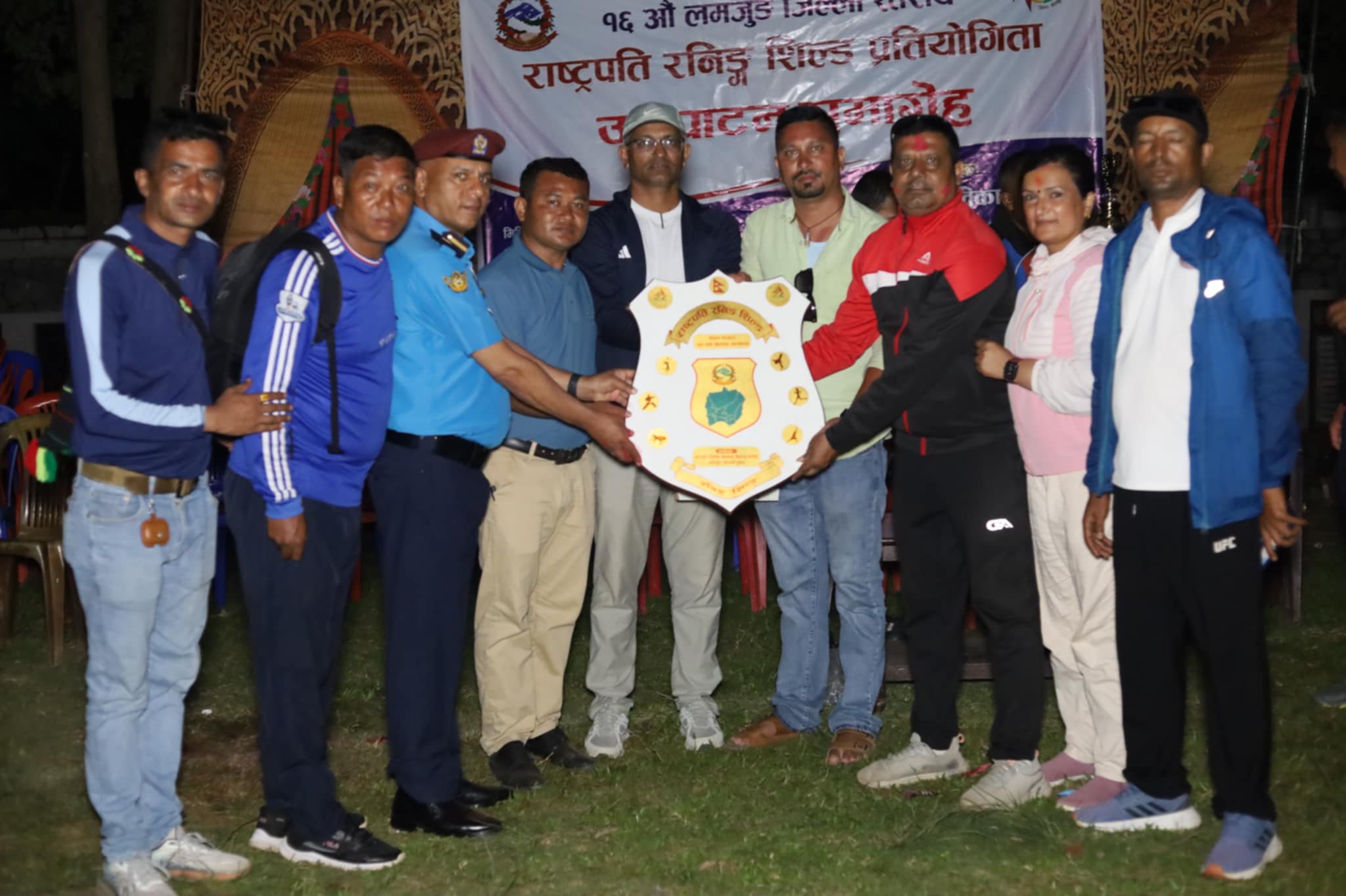 राष्ट्रपती रनिङ शिल्ड बेशिसहर नगरपालिकाको हातमा।