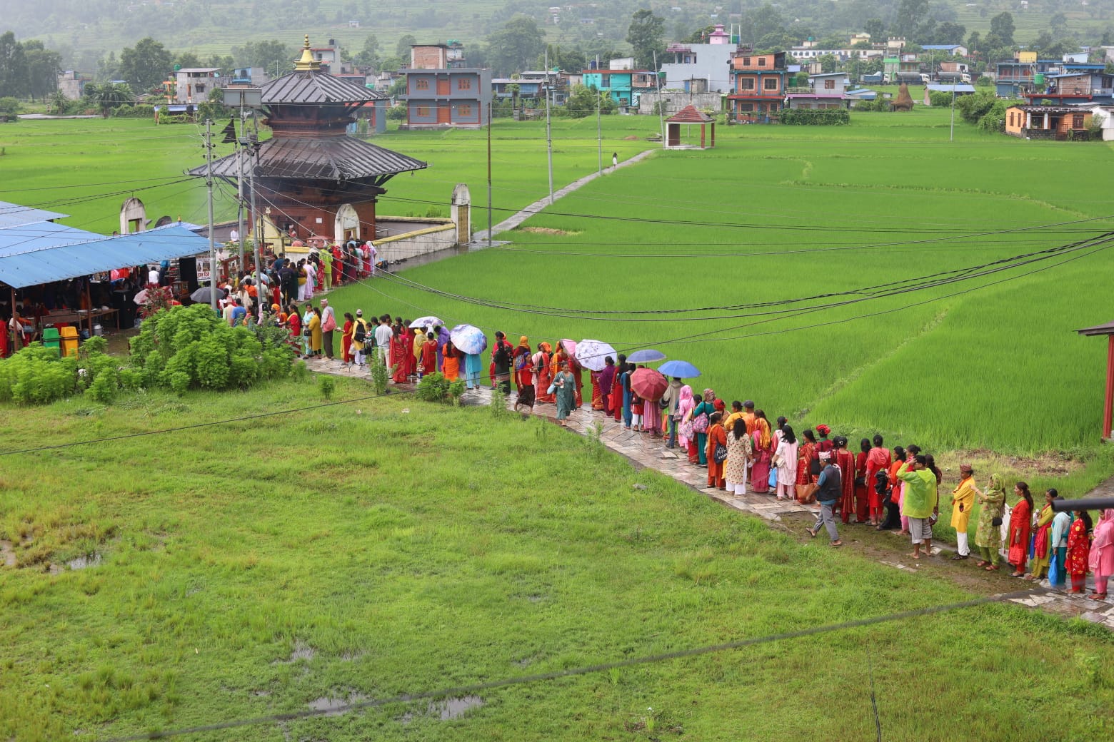 श्रावण महिनाको अन्तिम सोमबार शिवरात्रीको छनक ईशानेश्वर महादेव मन्दिरमा।